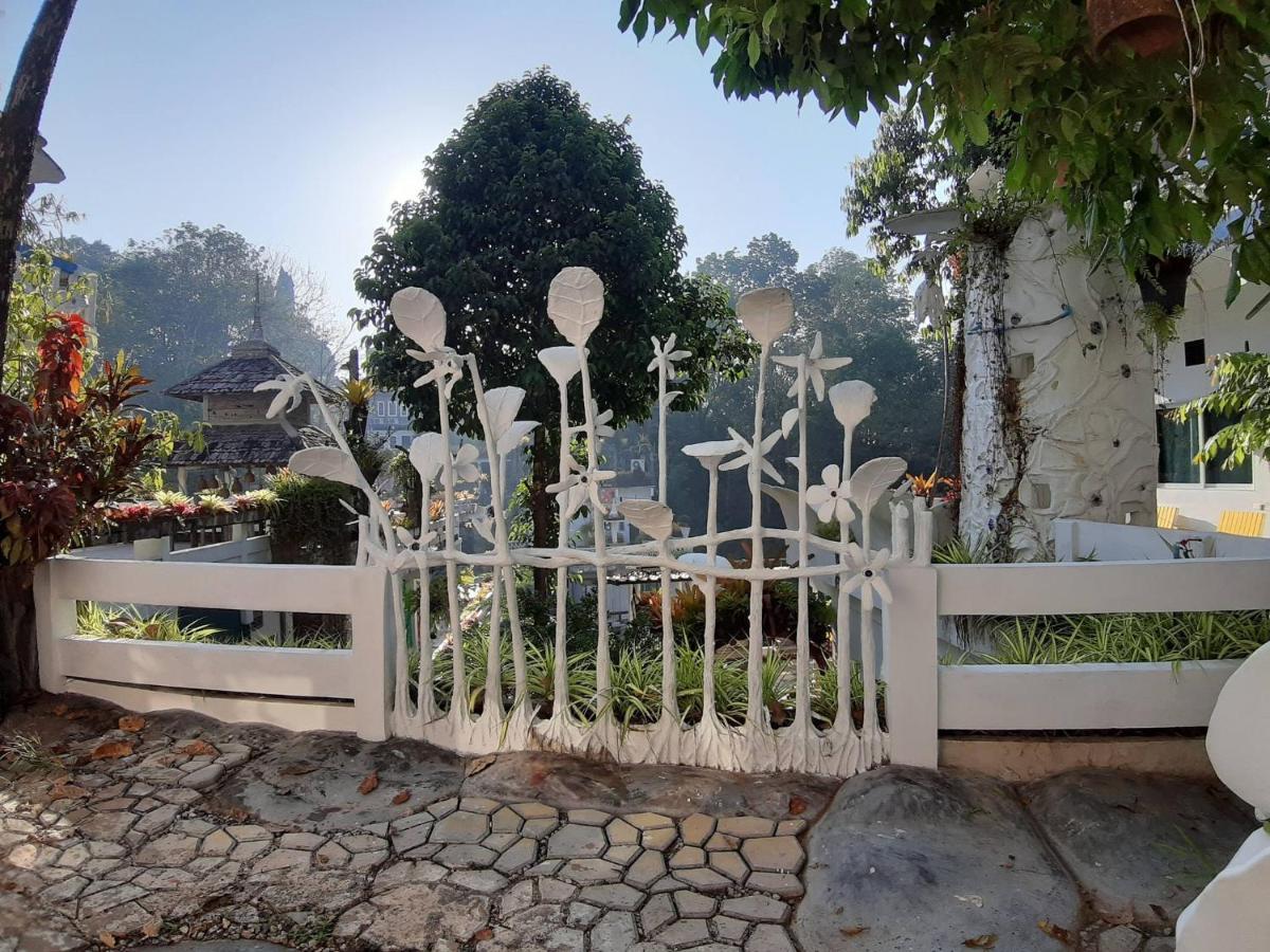Banthorphan Resort Сангхла-Бури Экстерьер фото